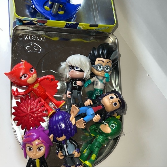 Catboy Lunchbox Filled with Funko Pops Cartoon Network - Picture 10 of 16